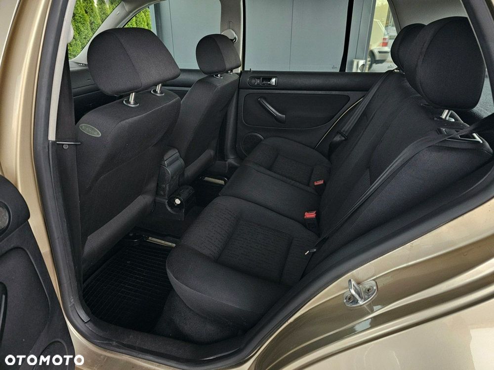 Volkswagen Golf - 16