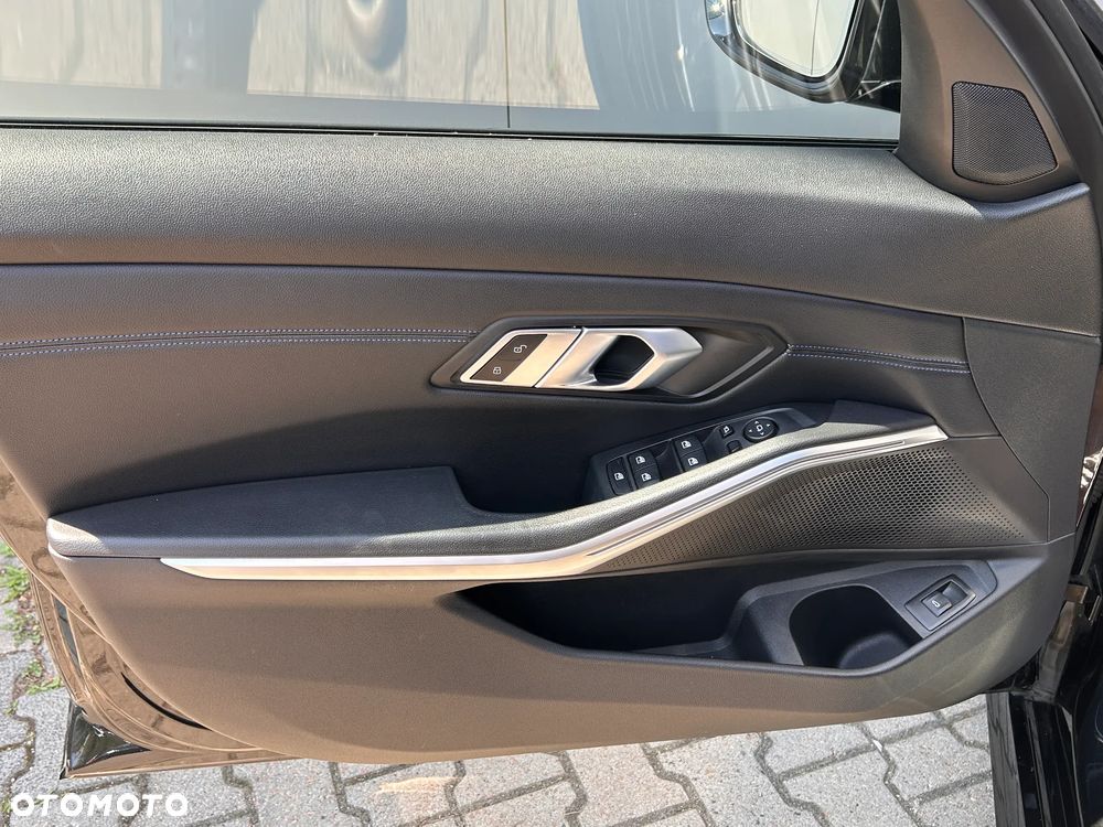 BMW Seria 3 320d xDrive MHEV M Sport sport - 14