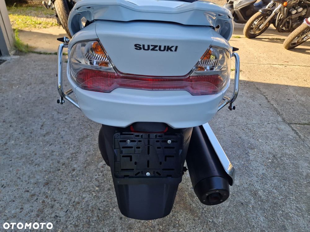 Suzuki Burgman - 28