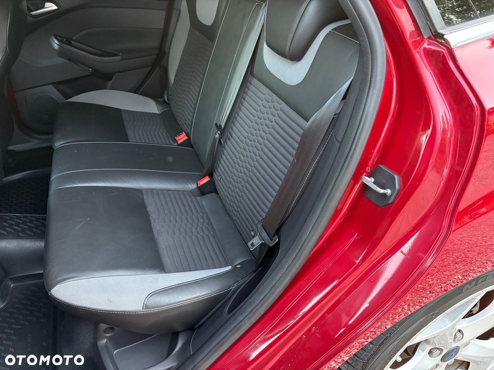 Ford Focus SW 1.0 EcoBoost S&S ST-Line - 20