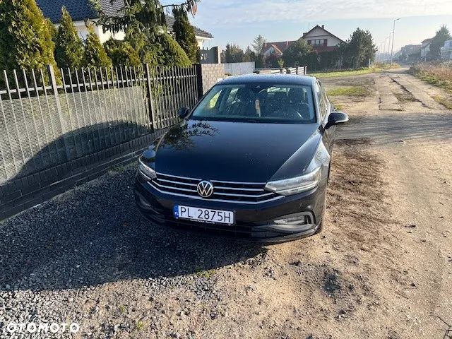 Volkswagen Passat - 11