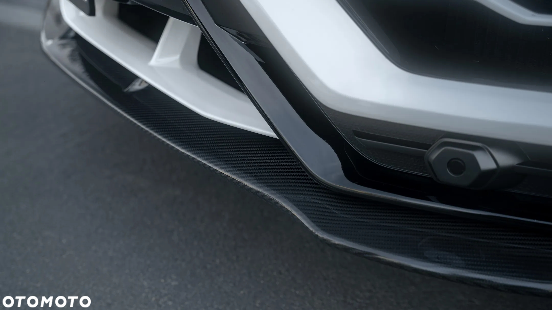 Lamborghini Urus Standard - 11