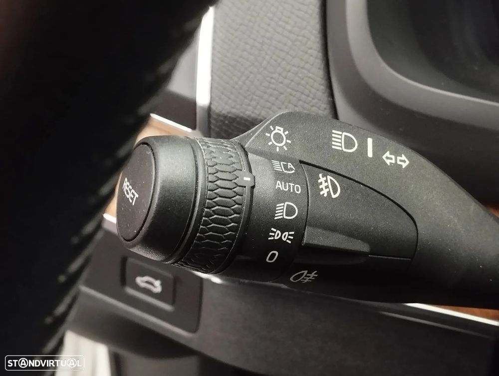 Volvo XC 90 2.0 B5 Momentum Plus AWD - 25