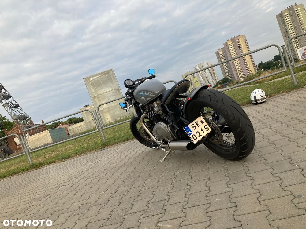 Triumph Bonneville Bobber - 7