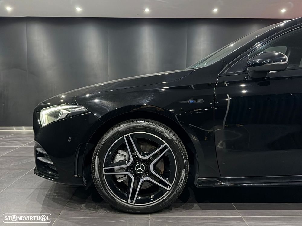 Mercedes-Benz A 250 Limousine e 8G-DCT AMG Line - 4