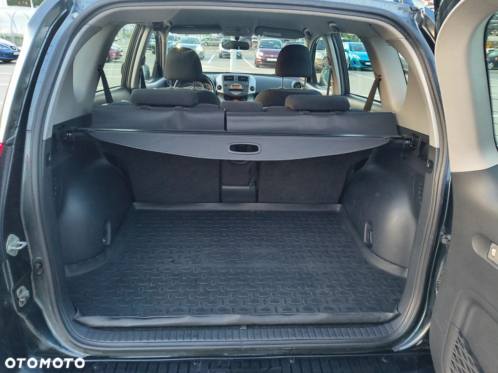 Toyota RAV4 2.2 D-4D Luna - 29
