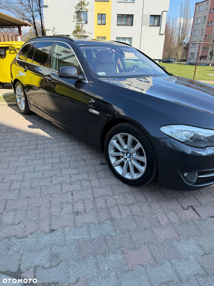 BMW Seria 5 525d xDrive - 1