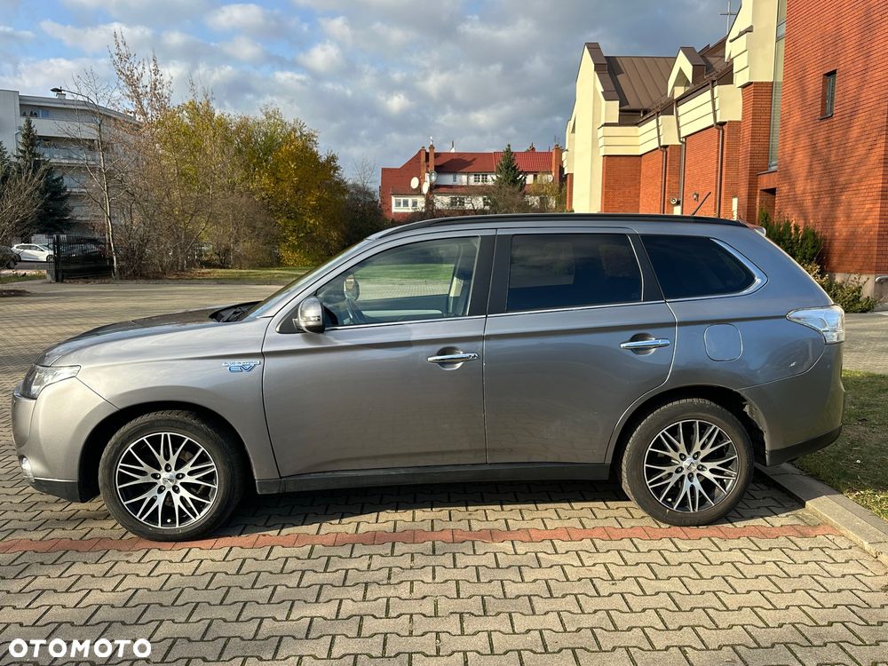 Mitsubishi Outlander PHEV Instyle NAVI + - 3
