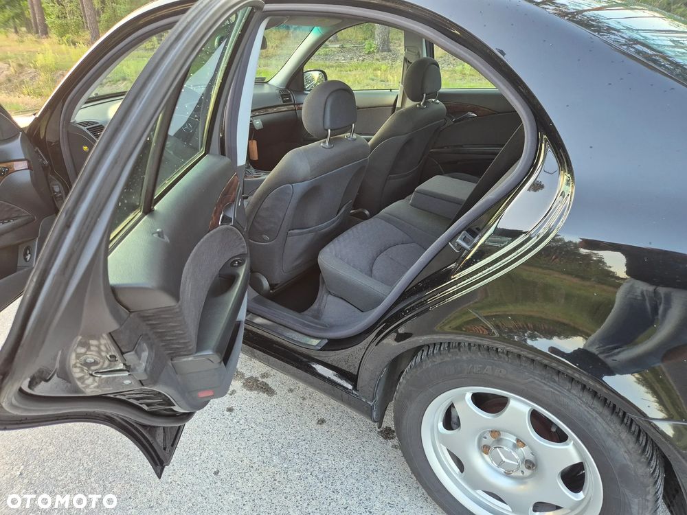 Mercedes-Benz Klasa E 200 Kompressor Automatik Classic - 16