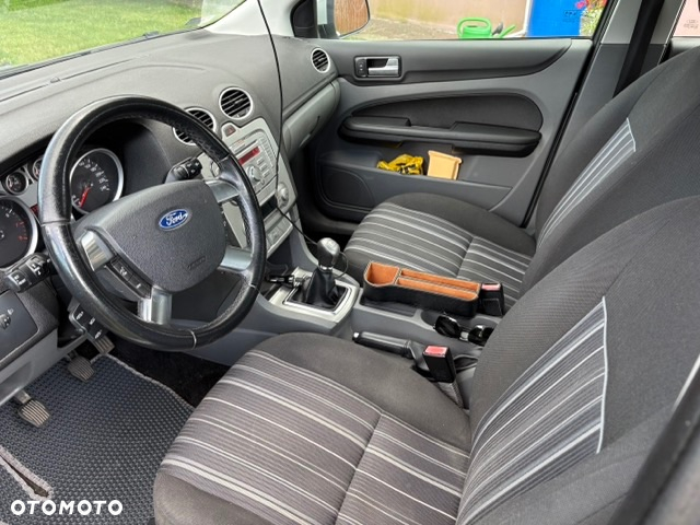 Ford Focus 1.6 16V Trend - 8