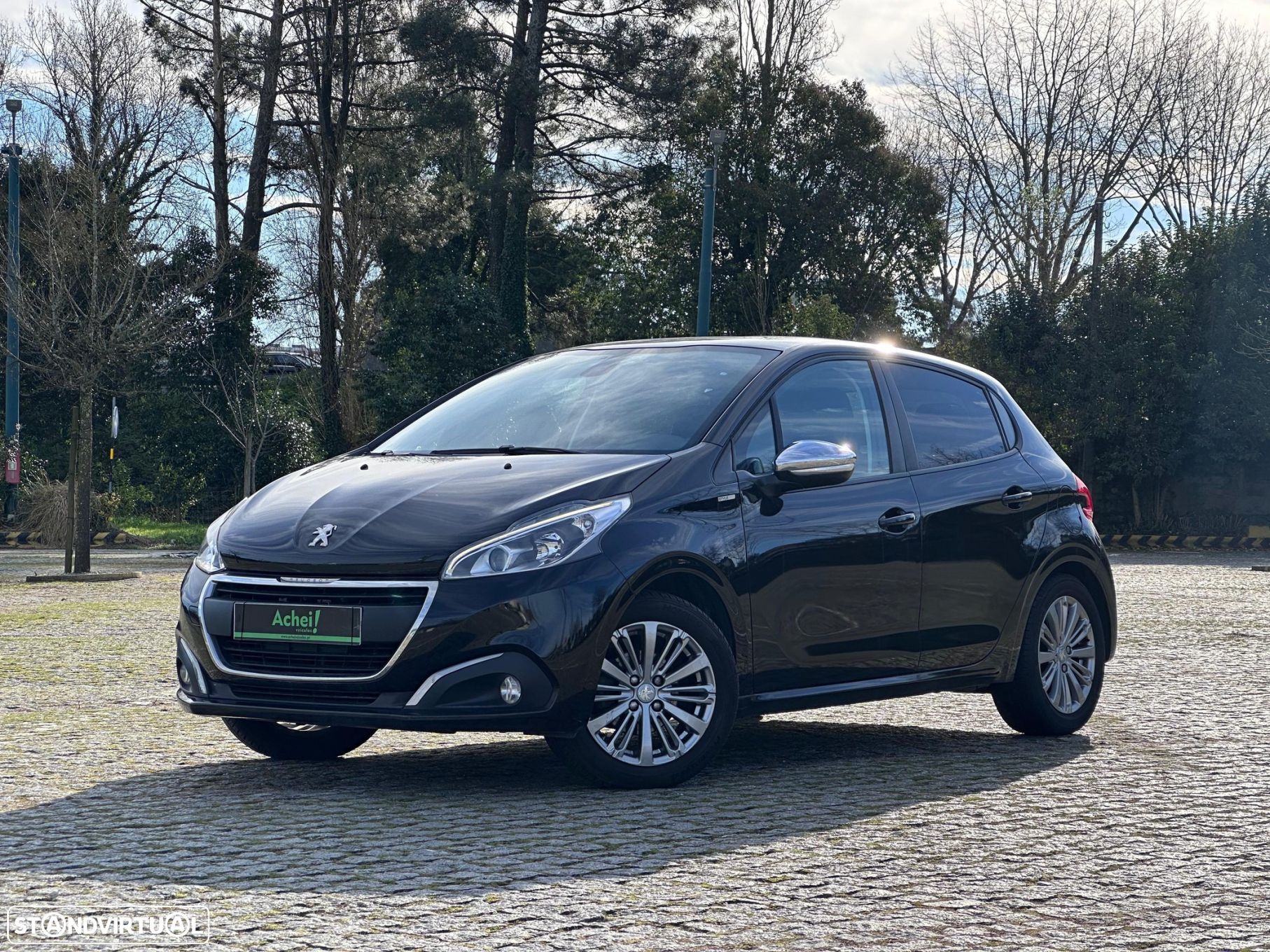 Peugeot 208 - 1