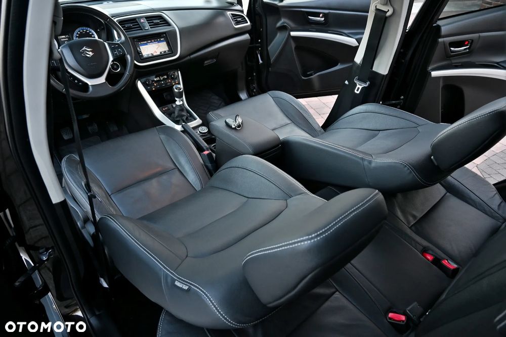 Suzuki SX4 S-Cross 1.6 DDiS Premium 4WD - 39