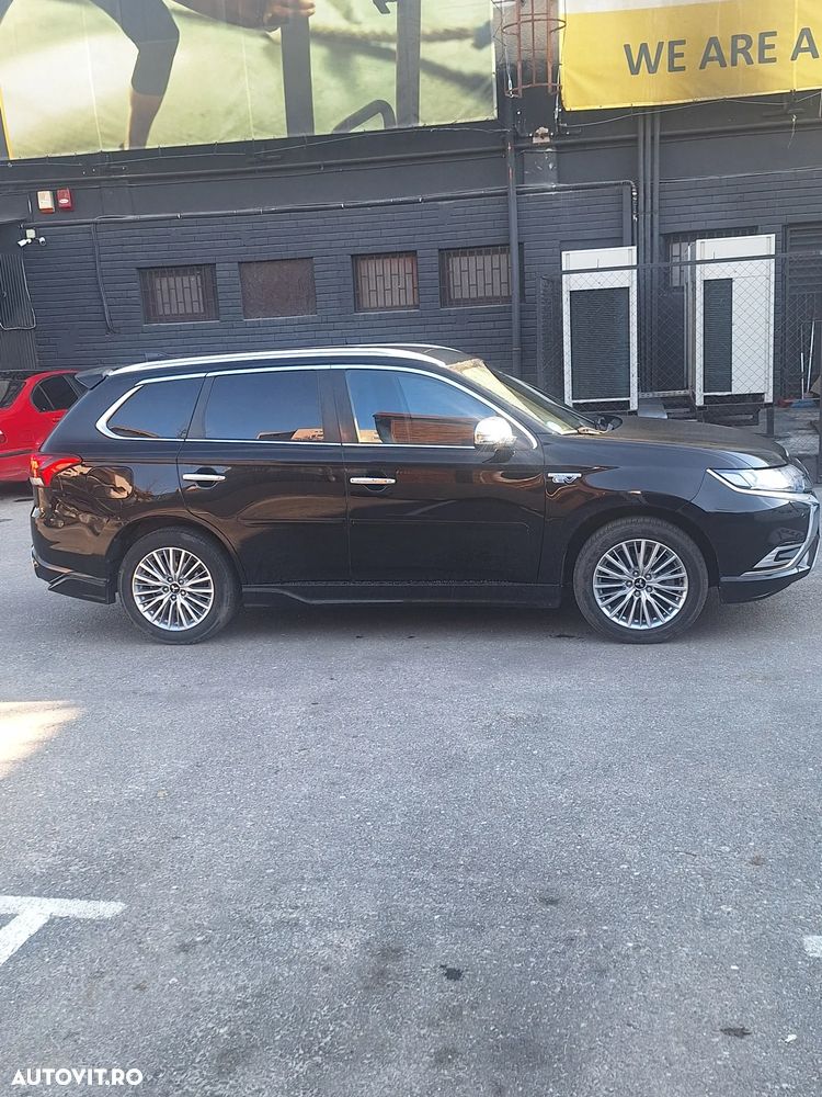 Mitsubishi Outlander 2.4 4WD Diamant+ - 2