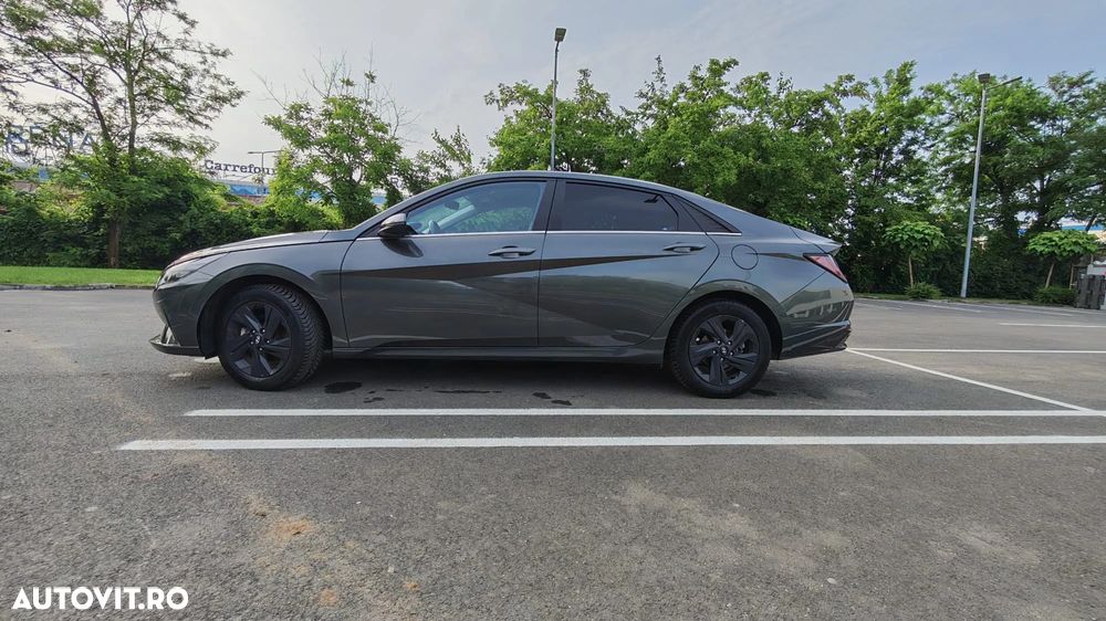 Hyundai Elantra 1.6 l 123 CP 6MT Highway - 8
