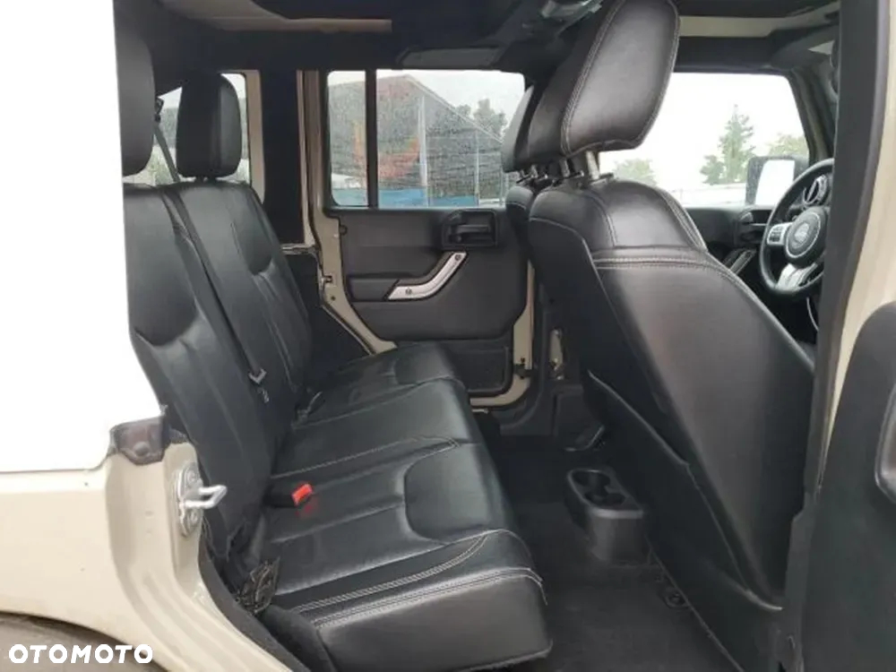 Jeep Wrangler 3.6 Unlim Sahara - 9