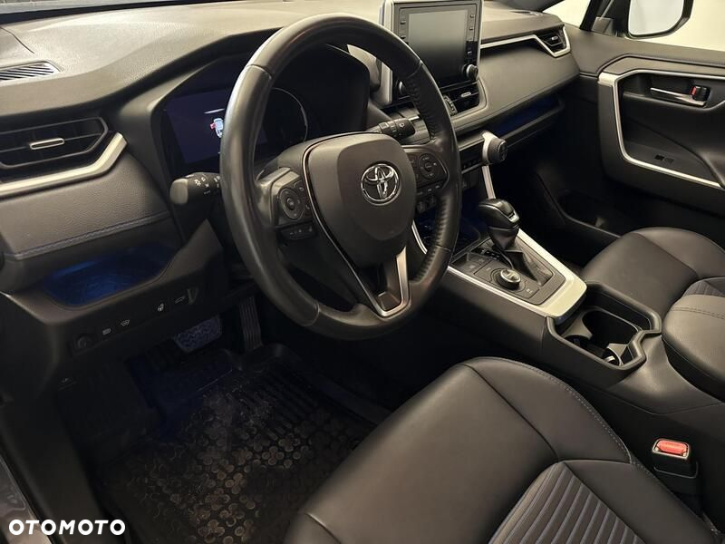 Toyota RAV4 - 10