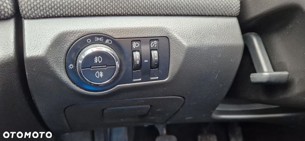 Chevrolet Cruze 1.6 LS - 17