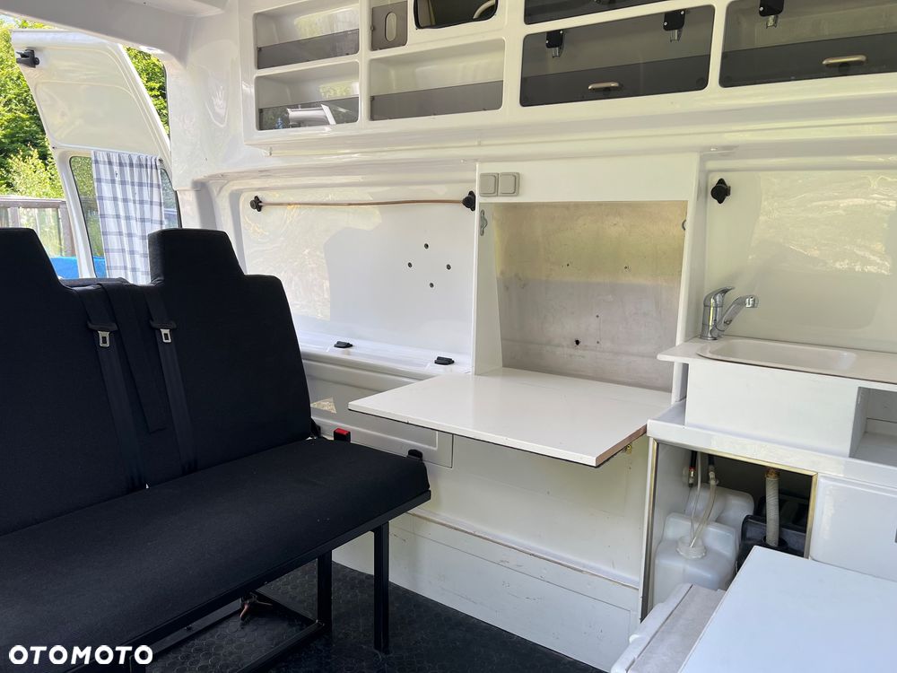 Volkswagen Transporter - 5