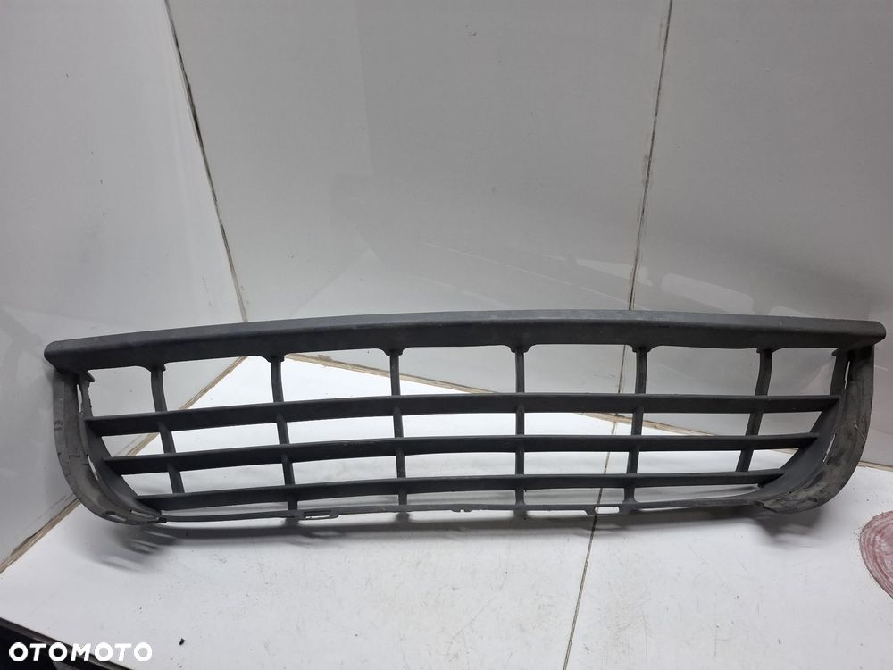KRATKA ZDERZAKA PRZEDNIEGO PRZÓD ATRAPA VW CRAFTER 2E0 2e0807835a - 1