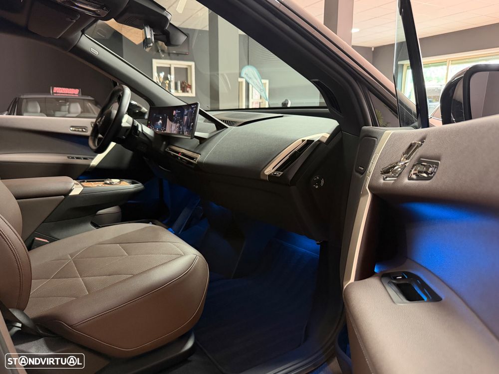 BMW iX xDrive 50 Pack Desportivo - 16
