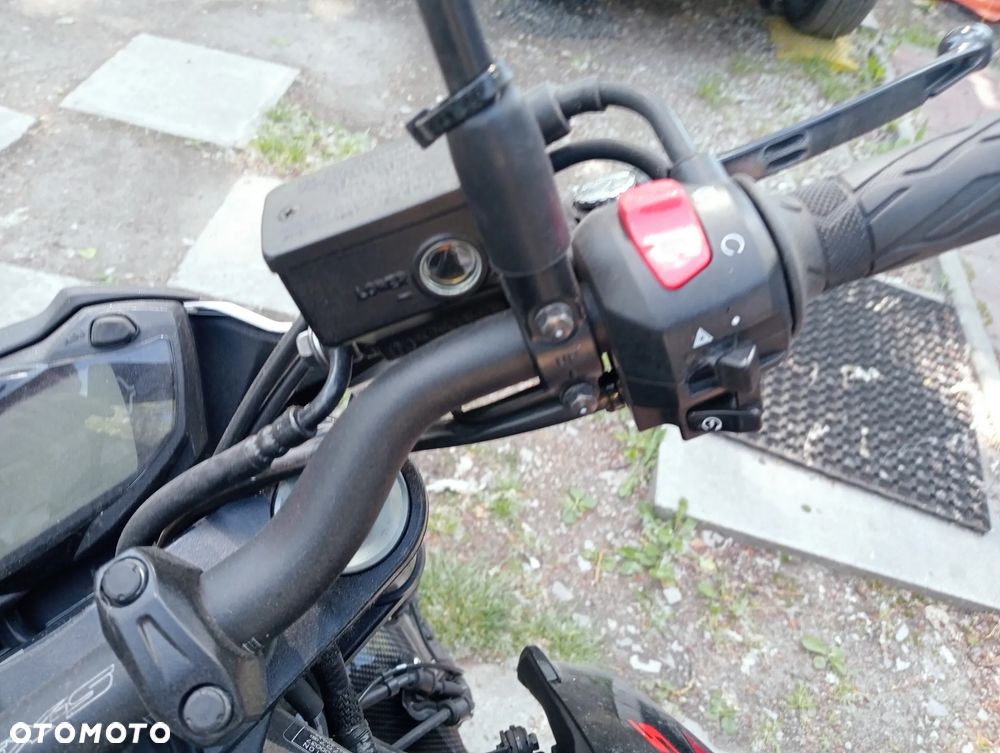 Suzuki GSX - 17