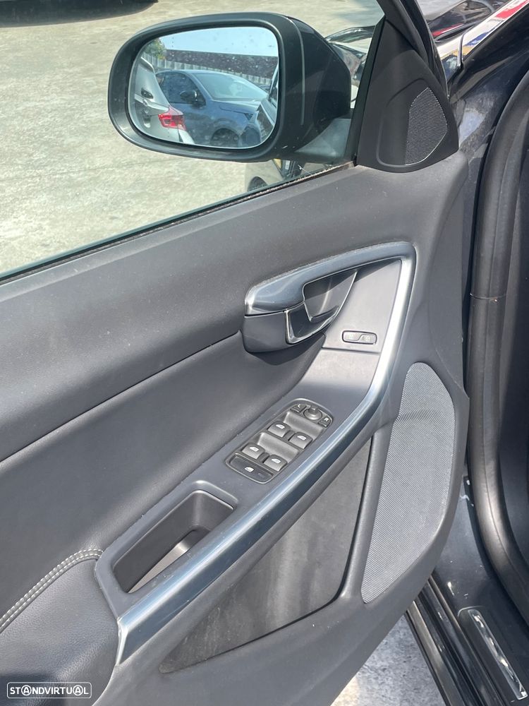 Volvo V60 D2 Kinetic - 11