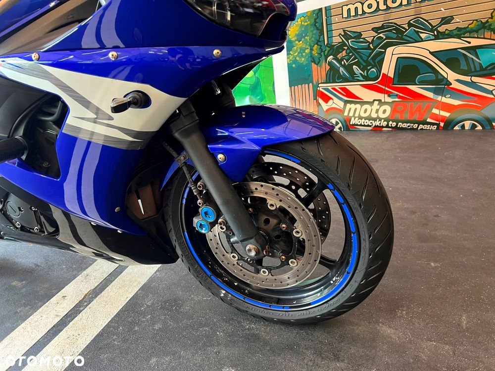 Yamaha R6 - 13
