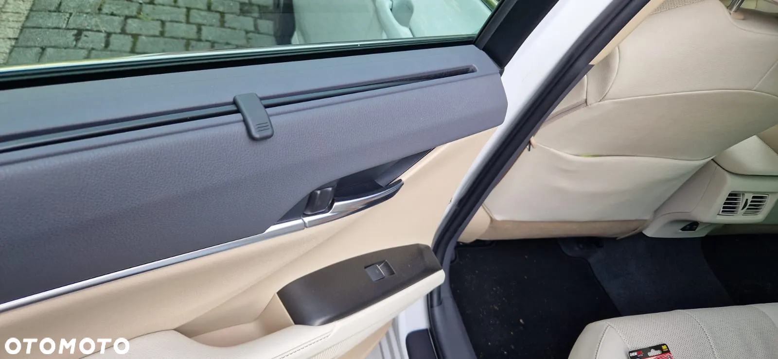 Toyota Camry 2.5 Hybrid Executive CVT - 10