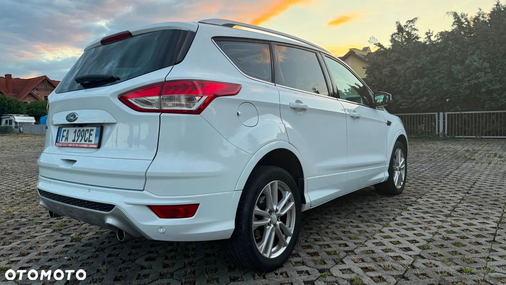 Ford Kuga 2.0 TDCi 4x4 Titanium - 4