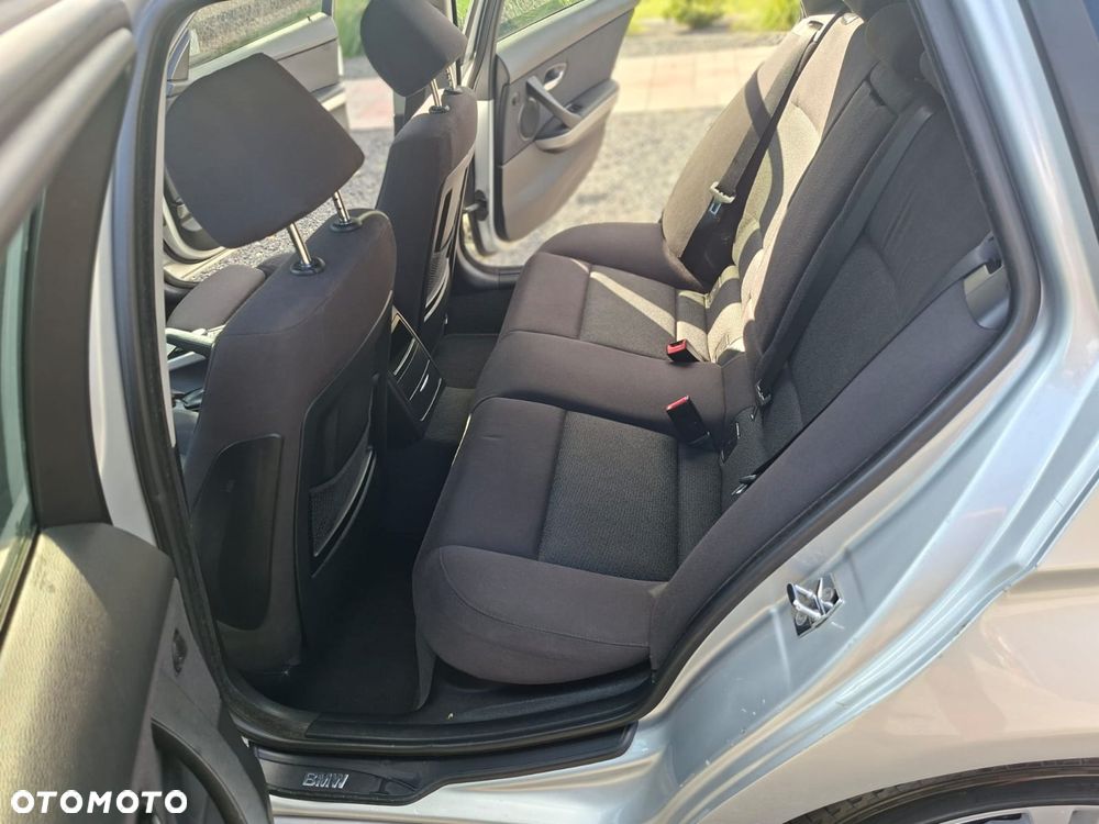 BMW Seria 3 320d - 10