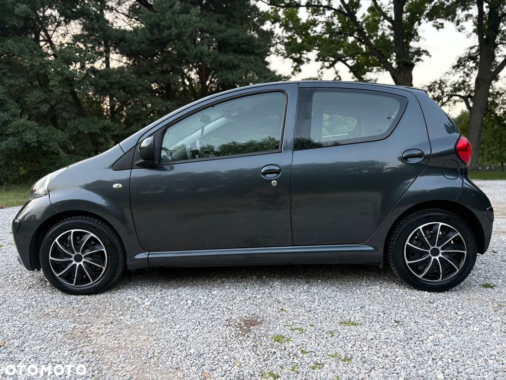 Toyota Aygo 1.0 VVT-i Sol EU5 - 6