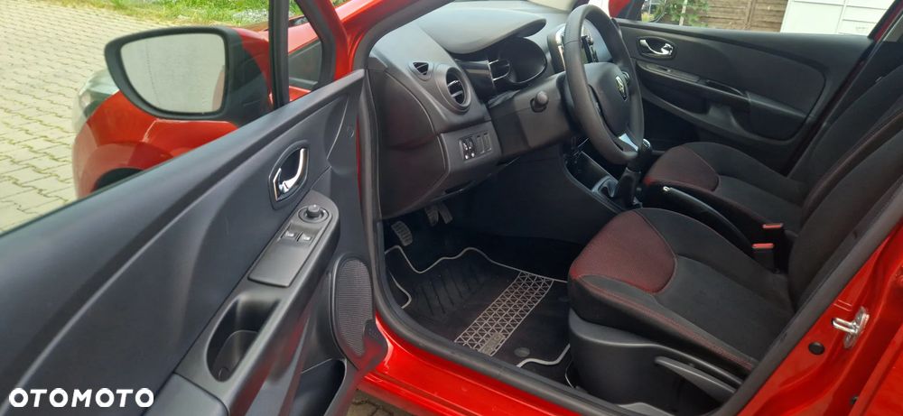 Renault Clio 1.2 16V 75 Experience - 12