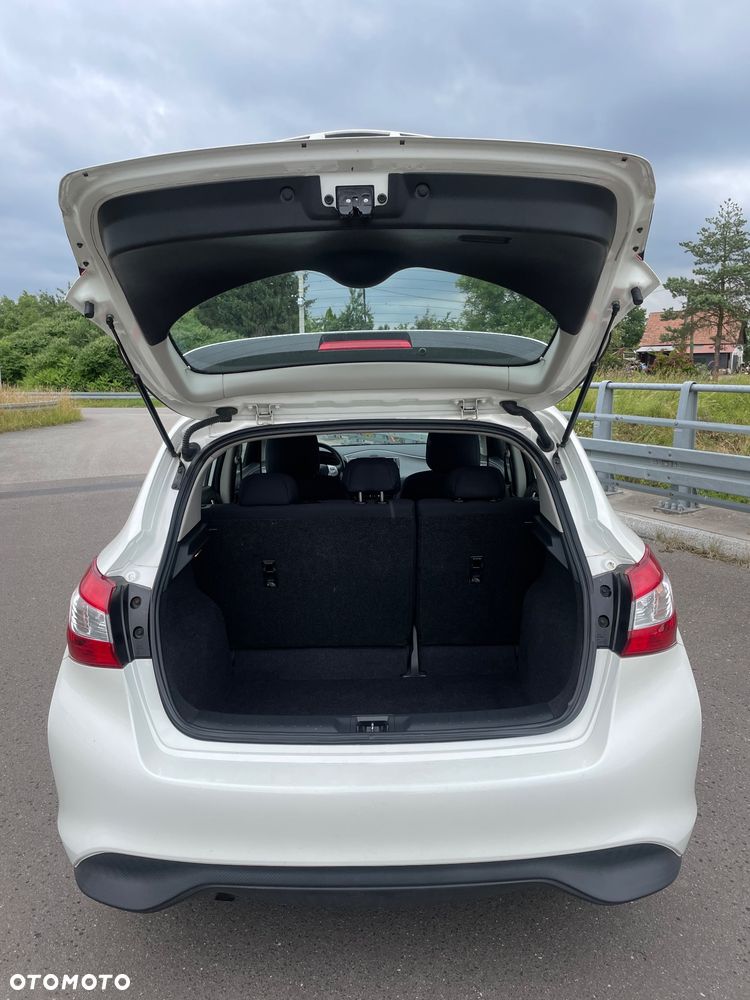 Nissan Pulsar - 12