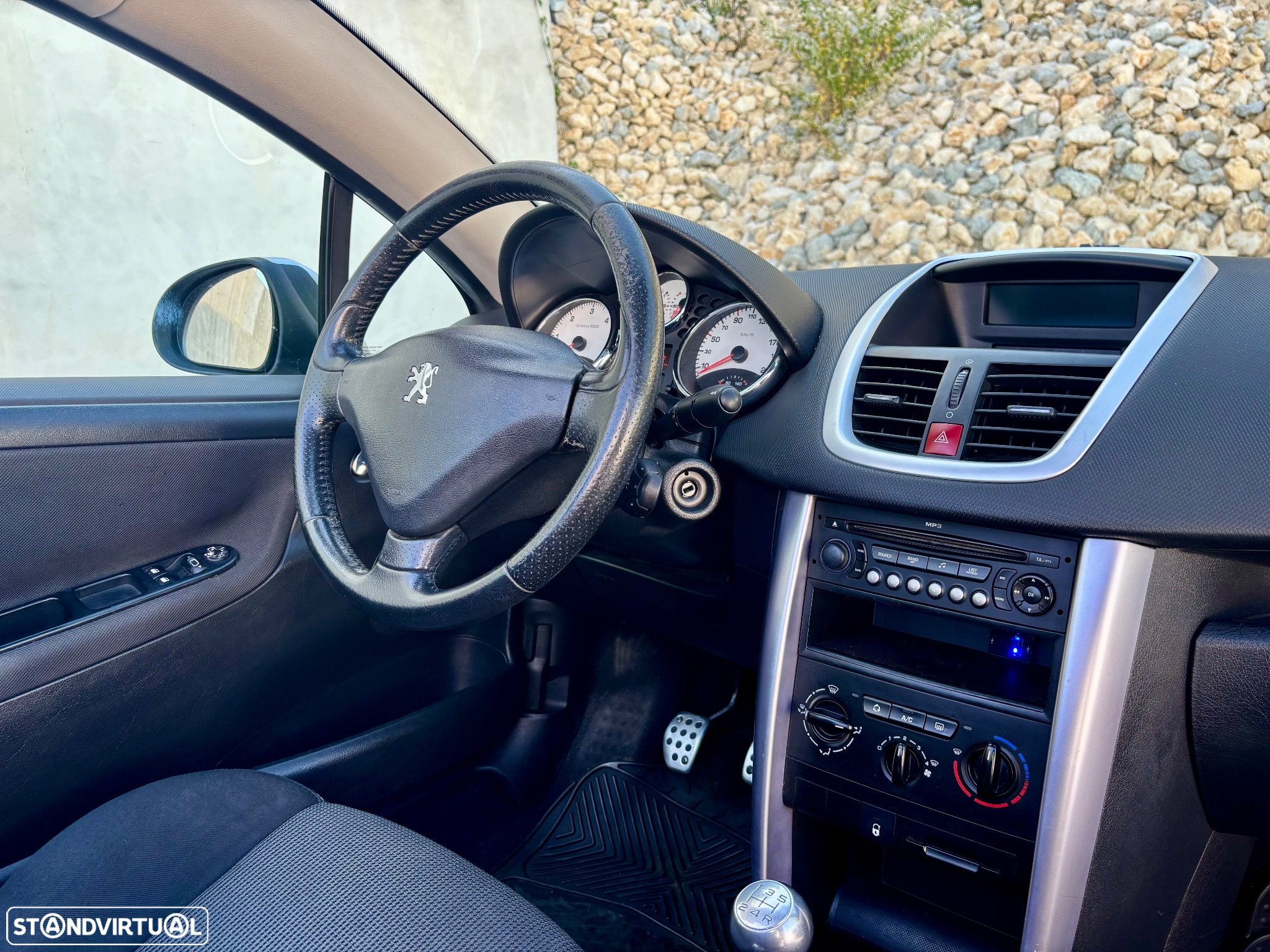 Peugeot 207 CC 1.6 HDi FAP Sport - 32