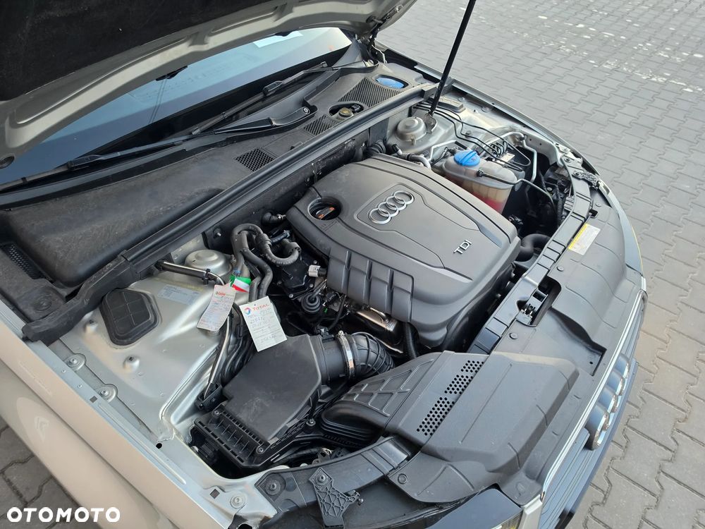 Audi A4 Avant 2.0 TDI Quattro S tronic - 25