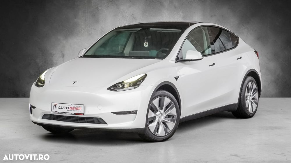 Tesla Model Y Long Range Dual Motor AWD - 3