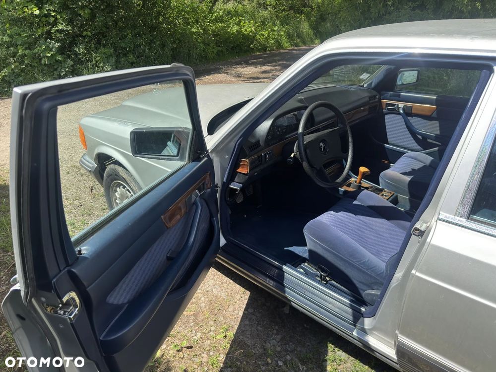Mercedes-Benz 280 - 11