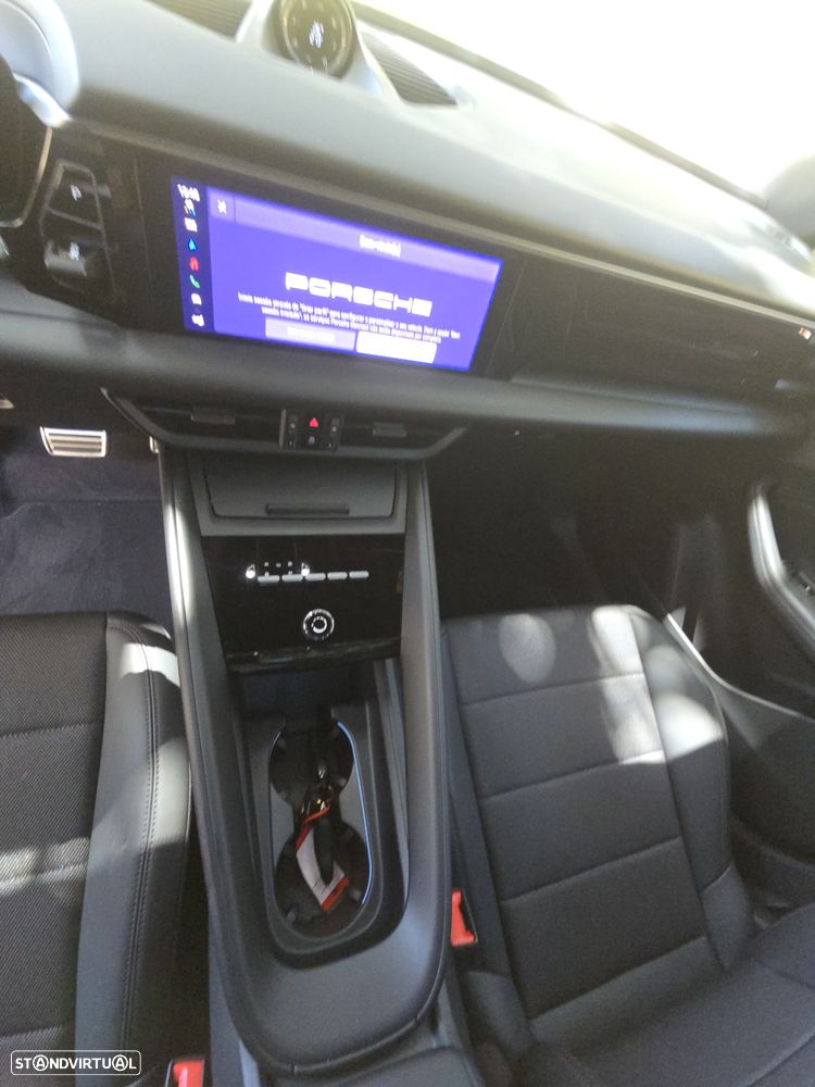 Porsche Macan Electric - 28