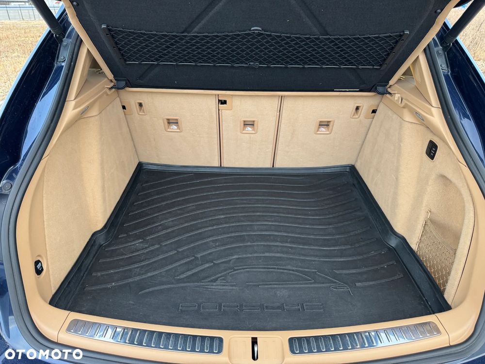 Porsche Macan Turbo PDK - 36