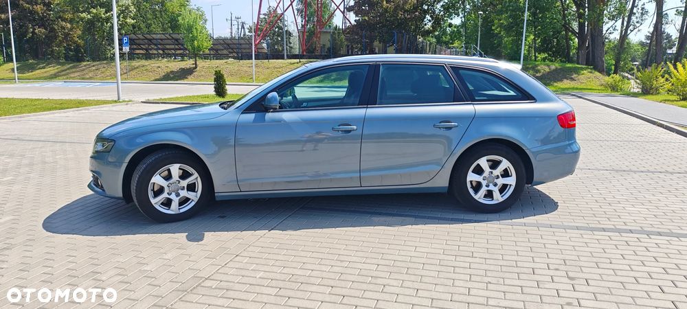 Audi A4 Avant 2.0 TDI DPF quattro Ambiente - 12