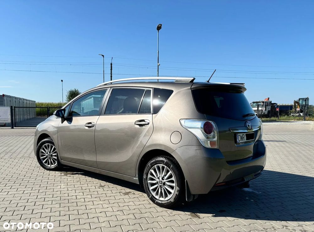Toyota Verso 1.8 Premium EU6 - 6