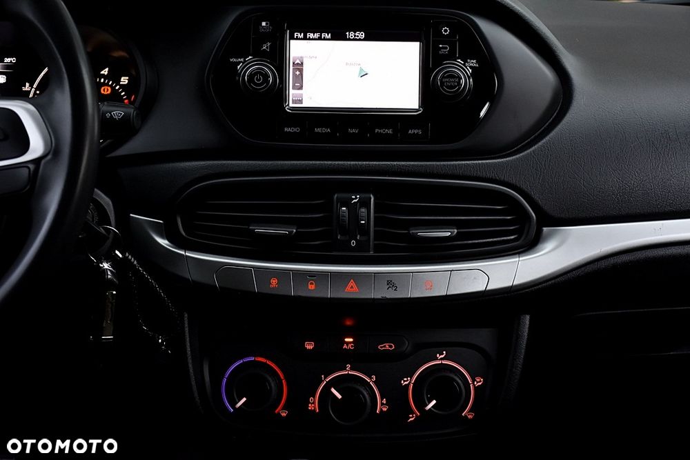 Fiat Tipo 1.4 T-Jet 16v Lounge - 36