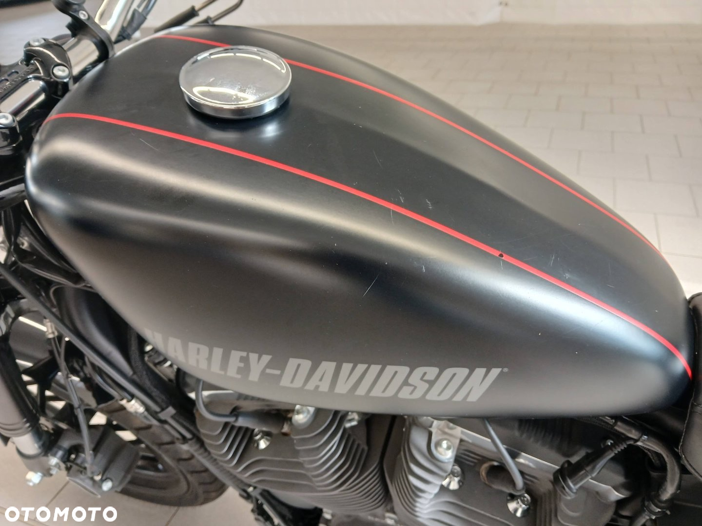 Harley-Davidson Sportster Roadster 1200R - 24