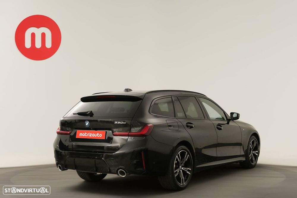 BMW 330 e Edição Desportiva M Auto - 4