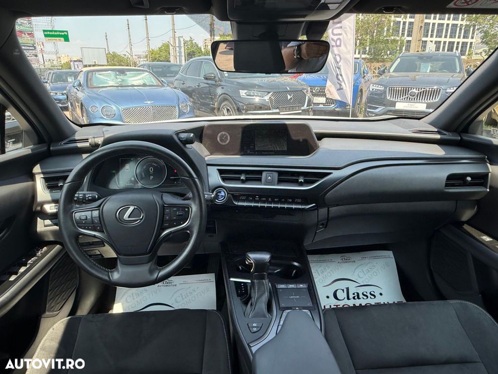 Lexus UX - 21
