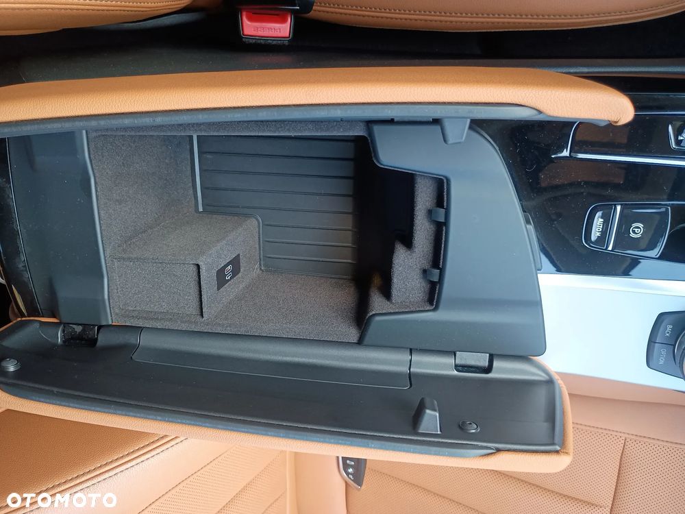 BMW Seria 5 530e Business Edition sport - 30