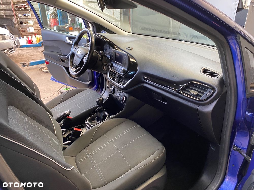 Ford Fiesta - 24