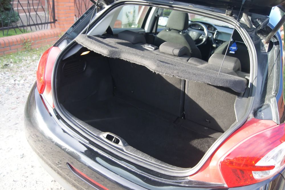Peugeot 208 82 VTI Allure - 13