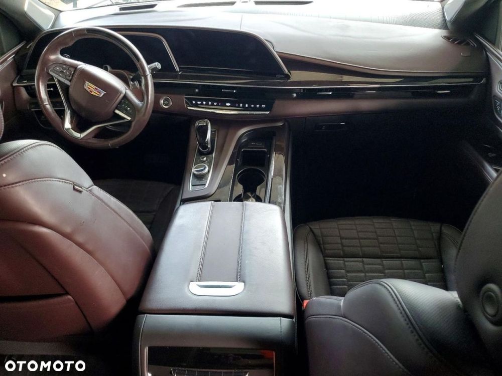 Cadillac Escalade - 8