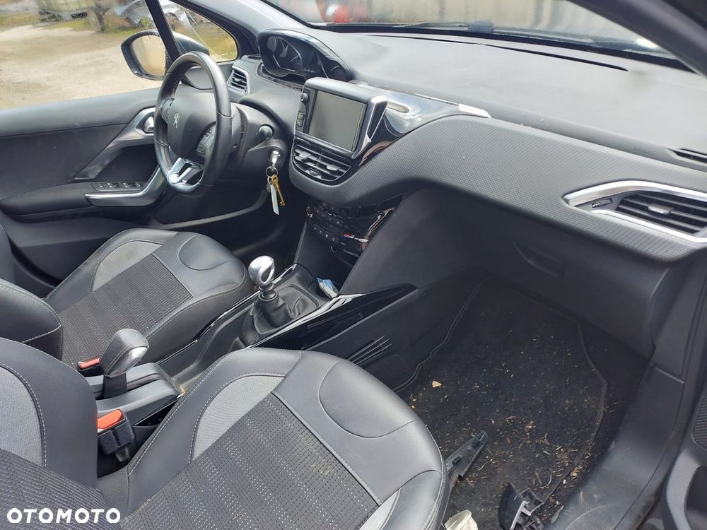 Peugeot 2008 - 9